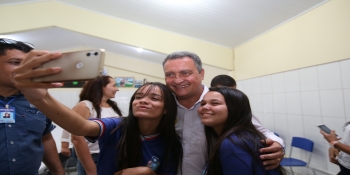 Governador Rui Costa visita Colégio Estadual Polivalente de Itanhém